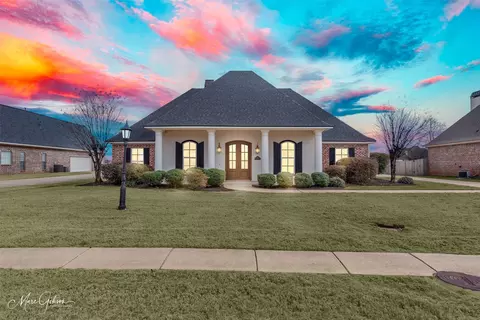 205 Cherry Blossom Ln, Benton, LA 71006