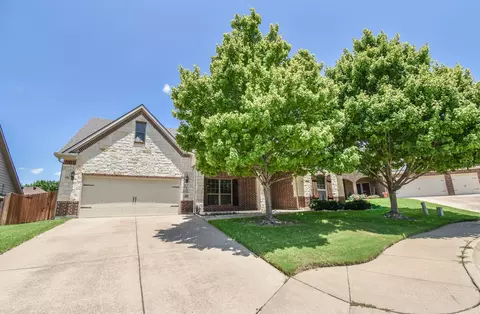 630 Celeste Ln, Burleson, TX 76028