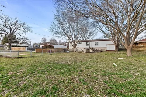 2001 Island Cir, Tool, TX 75143 photo 22