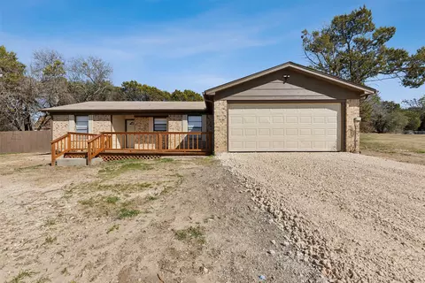 120 Ezell Dr, Blum, TX 76627