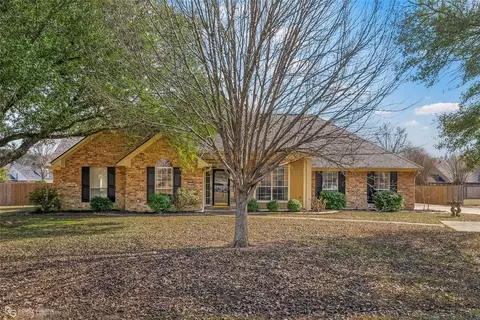 220 Ridgefield Dr, Bossier City, LA 71111