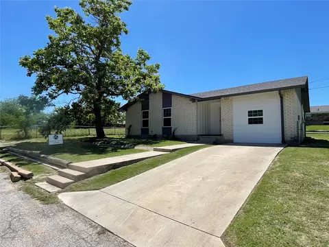 1311 Marie St, Comanche, TX 76442