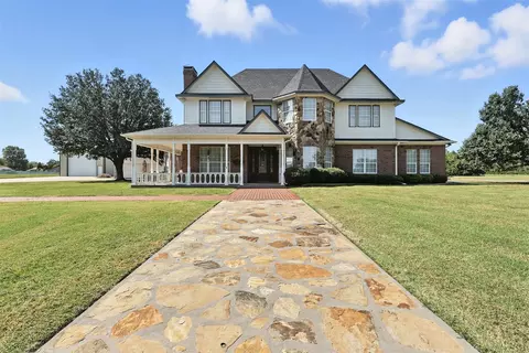 902 Booker St, Sulphur Springs, TX 75482