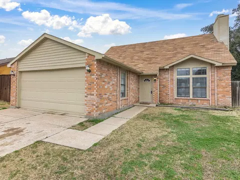 1415 Rockdale Dr, Arlington, TX 76018