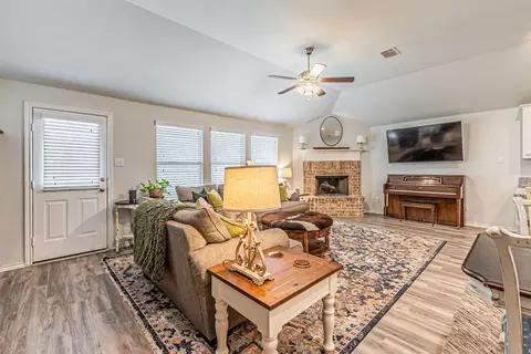 Living - 2576 Hadley St, Weatherford, TX 76087 photo 1 of 5