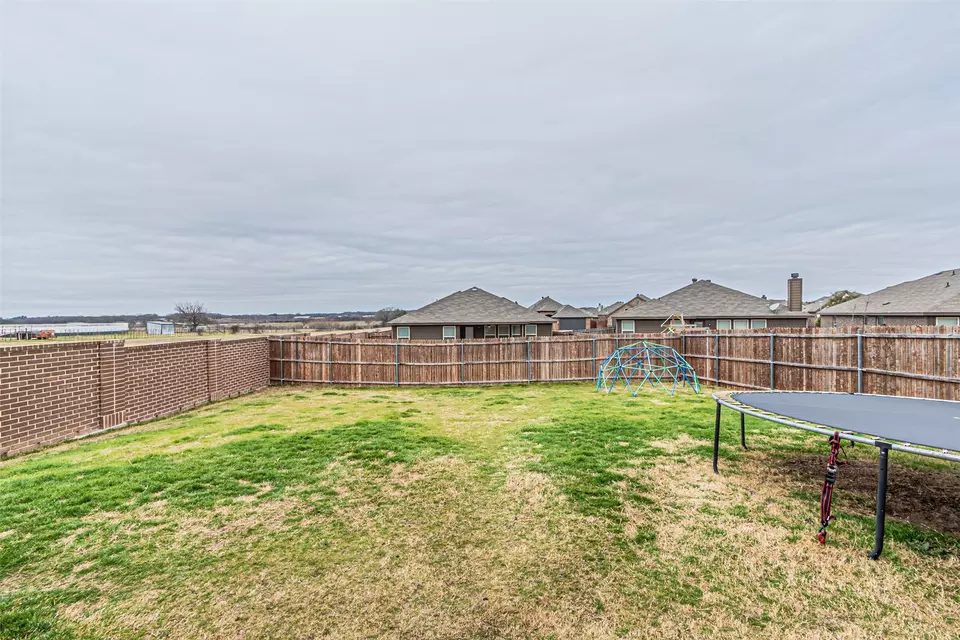Exterior - 2576 Hadley St, Weatherford, TX 76087 photo 4 of 7