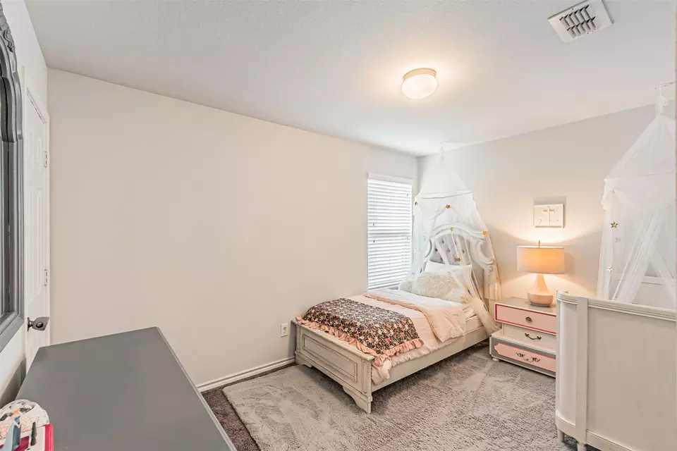 Bedroom - 2576 Hadley St, Weatherford, TX 76087 photo 4 of 7