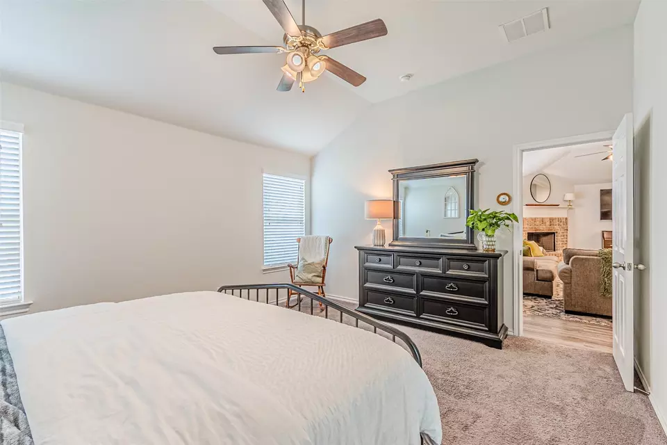 Bedroom - 2576 Hadley St, Weatherford, TX 76087 photo 7 of 7