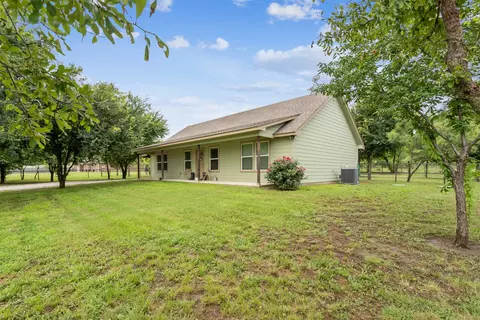 141 Tnt Ct, Springtown, TX 76082