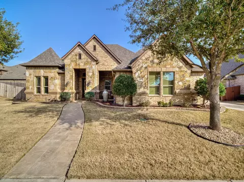 8020 Hallmark Dr, North Richland Hills, TX 76182