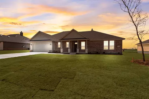 151 Clear Creek Ln, New Fairview, TX 76078