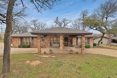 101 Timberlake Dr, Azle, TX 76020