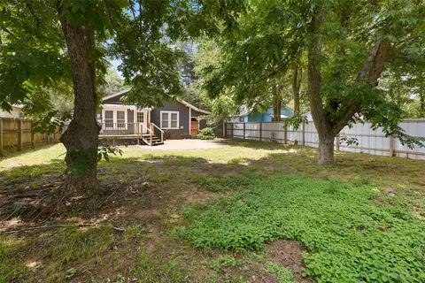717 Nacogdoches St, Jacksonville, TX 75766