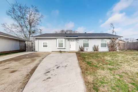 13201 Valley Forge Cir, Balch Springs, TX 75180