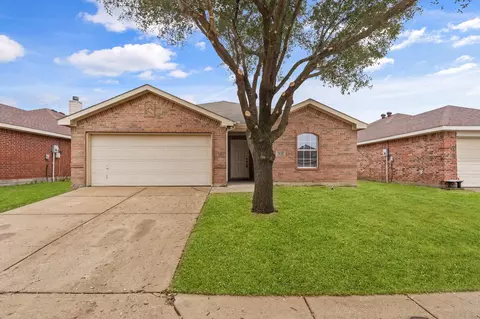 2828 Lonesome Dove Ln, Dallas, TX 75237