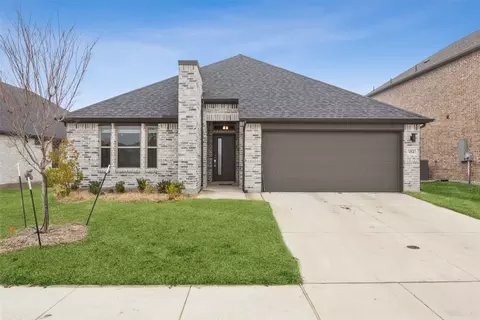 454 Oak Creek Dr, Lavon, TX 75166