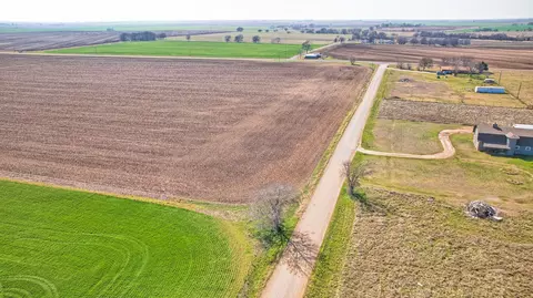 700 Plainview, Mcgregor, TX 76657 photo 3