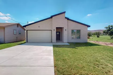 909 Maple St, Ferris, TX 75125