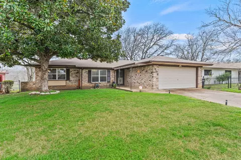 1508 Engblad Dr, Fort Worth, TX 76134