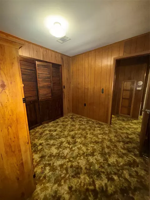 Bedroom - 1306 4th St SE, Springhill, LA 71075 photo 1 of 6