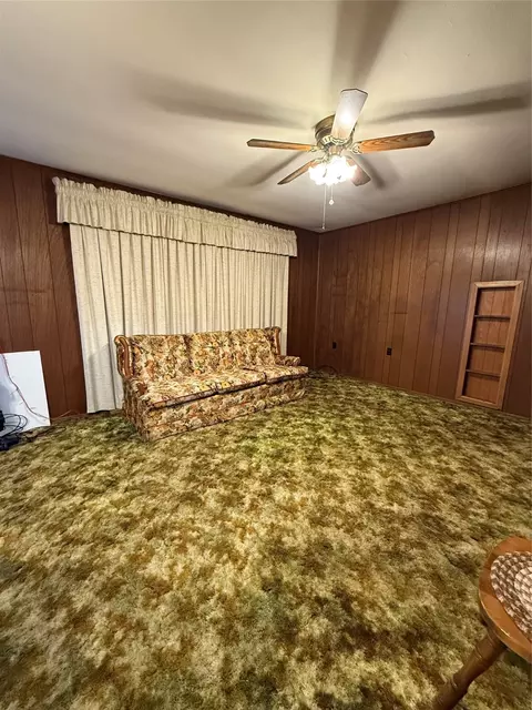 Living - 1306 4th St SE, Springhill, LA 71075 photo 2 of 3