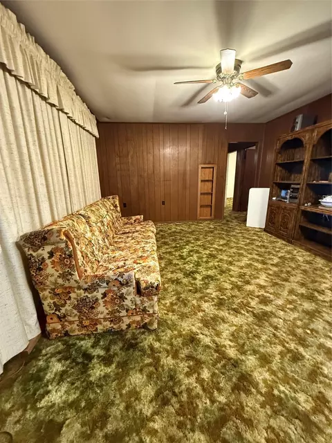 Living - 1306 4th St SE, Springhill, LA 71075 photo 1 of 3