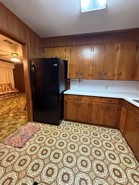 Kitchen - 1306 4th St SE, Springhill, LA 71075 photo 4 of 4
