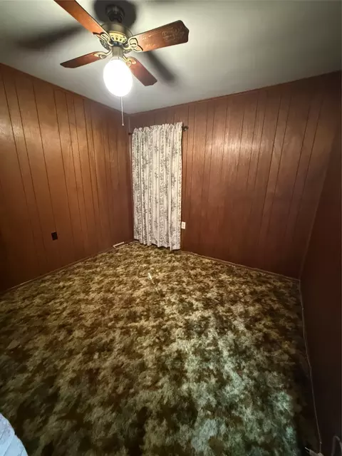 Bedroom - 1306 4th St SE, Springhill, LA 71075 photo 2 of 6