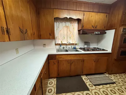 Kitchen - 1306 4th St SE, Springhill, LA 71075 photo 3 of 4