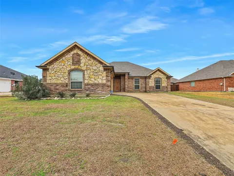 212 Troy Ln, Red Oak, TX 75154