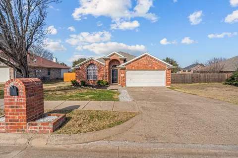817 Dawnlight Dr, Denton, TX 76210