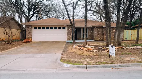 5305 Bright Star Trl, Arlington, TX 76017