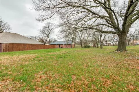 1503 Pittsfield St, Ennis, TX 75119