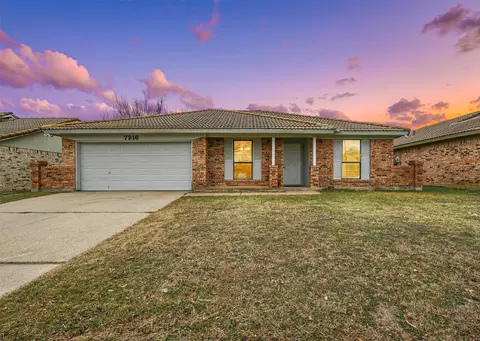 7216 Ridge Rd W, Fort Worth, TX 76133