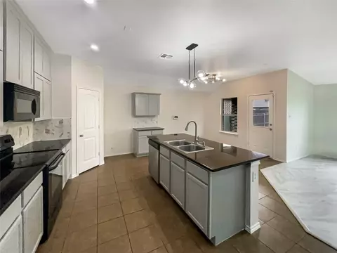 2156 Callahan Dr, Forney, TX 75126 photo 6