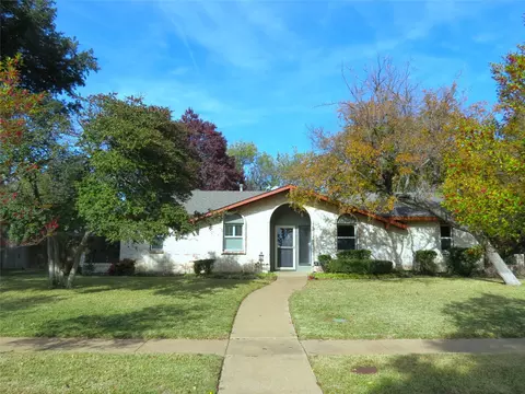 12731 High Meadow Dr, Dallas, TX 75244