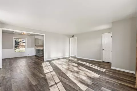 Living - 214 Circle Dr, Cleburne, TX 76033 photo 4 of 6