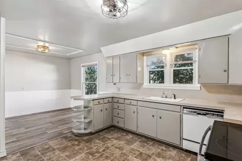 Kitchen - 214 Circle Dr, Cleburne, TX 76033 photo 3 of 3