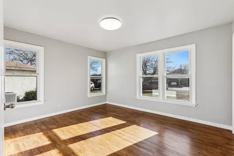 Living - 214 Circle Dr, Cleburne, TX 76033 photo 6 of 6
