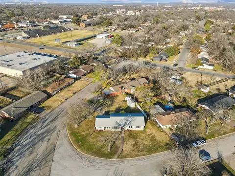 View/Area - 214 Circle Dr, Cleburne, TX 76033 photo 1 of 4