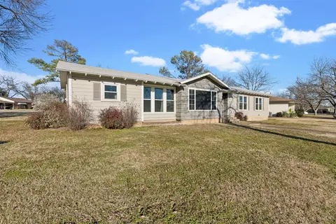 Exterior - 214 Circle Dr, Cleburne, TX 76033 photo 2 of 5