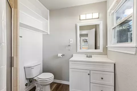 Bath - 214 Circle Dr, Cleburne, TX 76033 photo 1 of 4