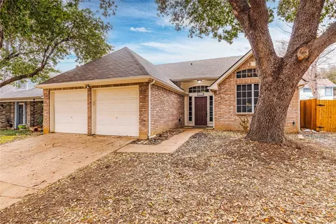4713 Waterway Dr N, Fort Worth, TX 76137