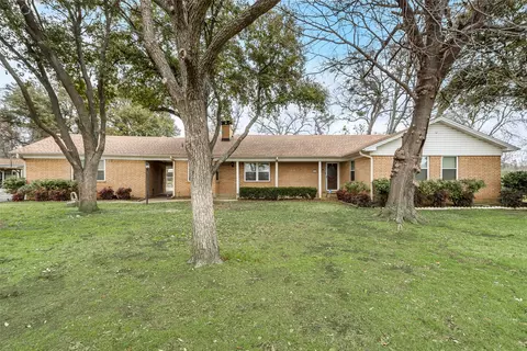 728 Del Dr, Denton, TX 76207