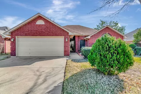 7332 Glen Dr, Watauga, TX 76148