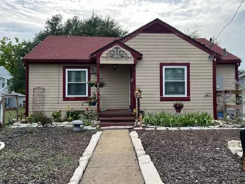 703 N Washington St, Farmersville, TX 75442