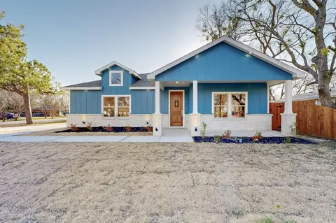 136 E Mccoulskey St, Terrell, TX 75160