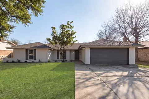 1010 Hazelwood Dr, Mansfield, TX 76063