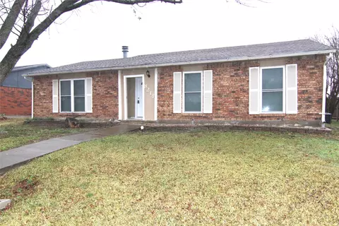 8214 Woodside Rd, Rowlett, TX 75088