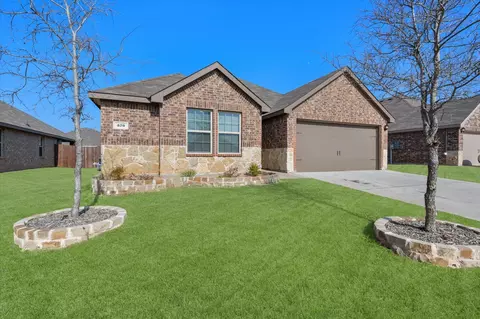 370 Unbridled Rd, Waxahachie, TX 75165